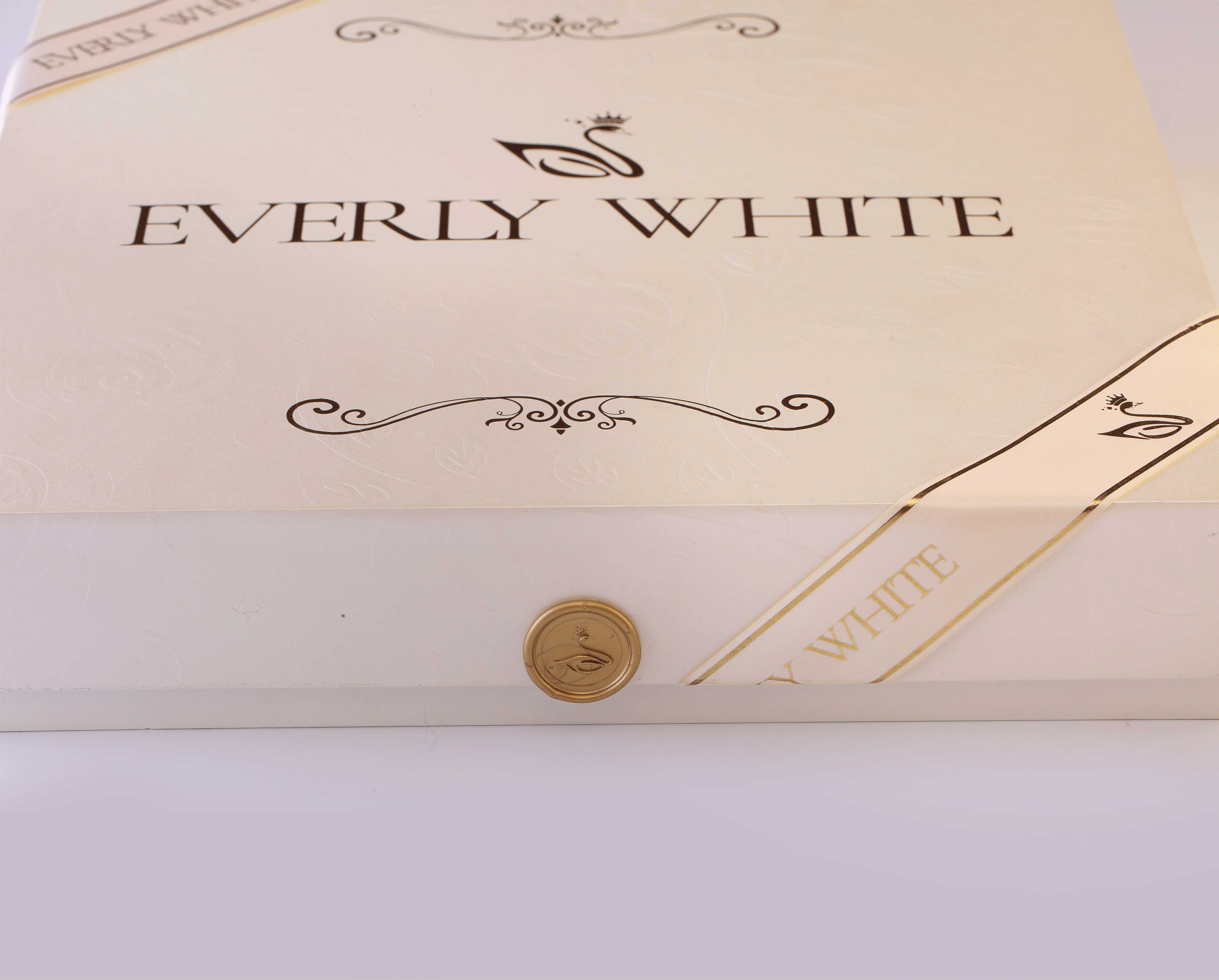 Everly White